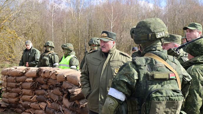 Лукашенко: Мы готовимся к войне, я об этом говорю откровенно 