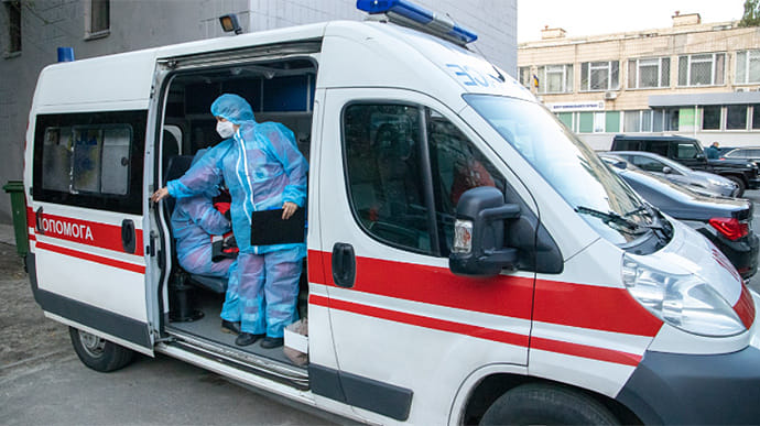 В Киеве за сутки обнаружили почти 3 тысячи новых больных ковидом, 18 человек умерли