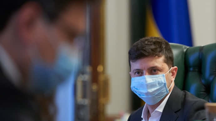 Не коронавирусом единым: Зеленский призвал объяснить украинцам, что вакцинация важна