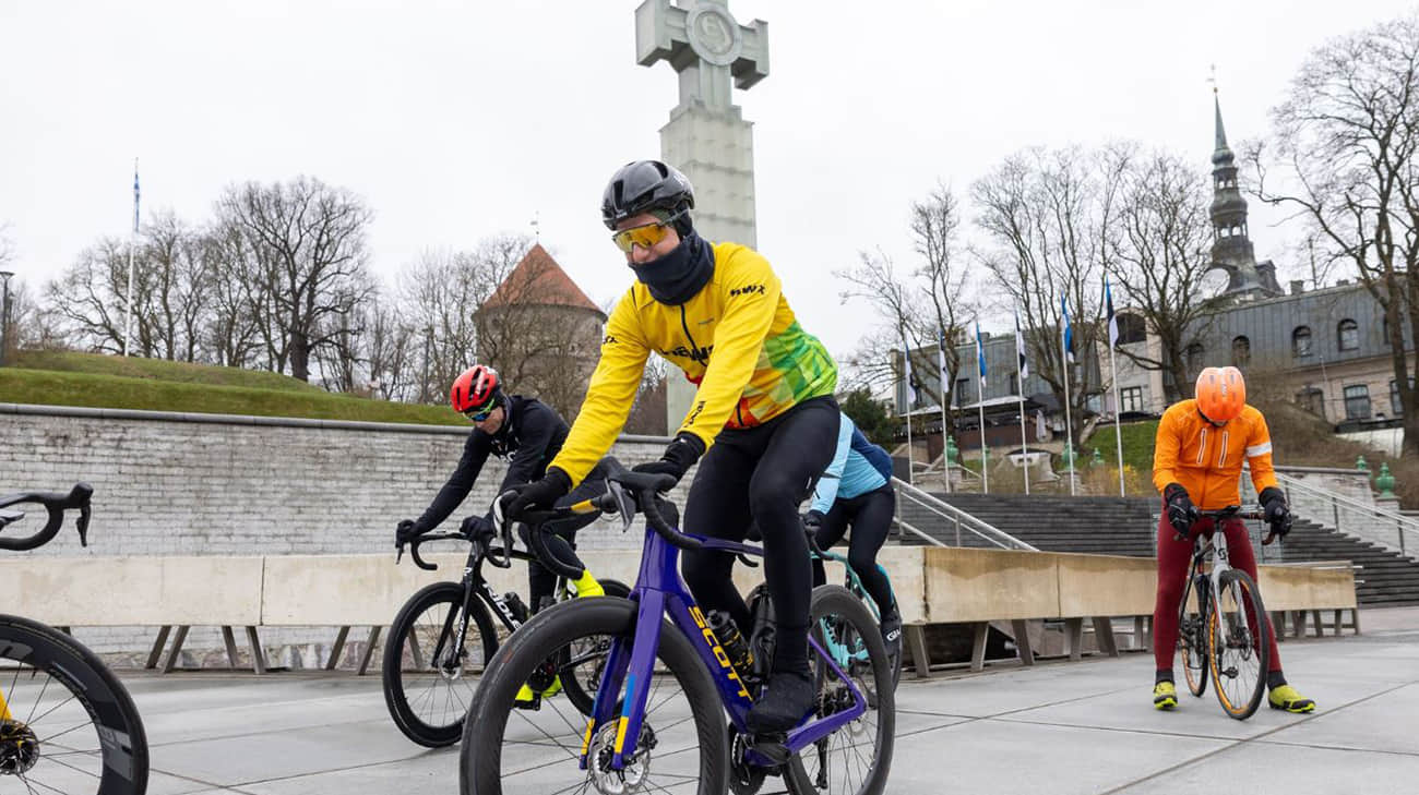 Estonian MP to ride his bicycle from Tallinn to Kyiv to raise money for Ukraine's Armed Forces – photo