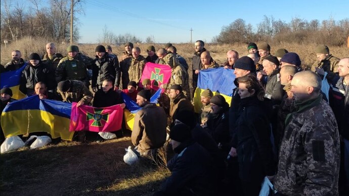 Украина вернула из плена 60 военных, среди которых защитники Мариуполя - ОП