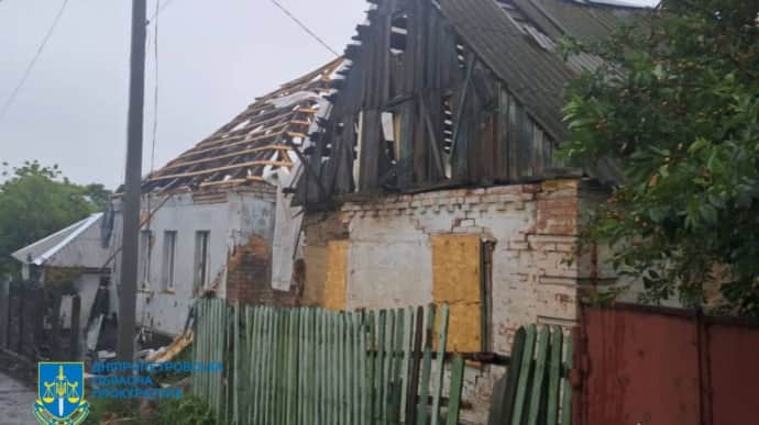 Russians shell Nikopol, killing civilian – photos