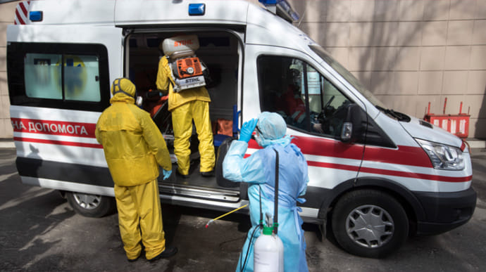 В Киеве почти 800 новых больных COVID и 13 смертей