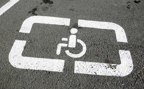 Рада збільшила штраф за паркування на місцях для інвалідів