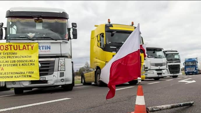 Київ сподівається на переговори з Польщею і ЄС через блокування кордону 