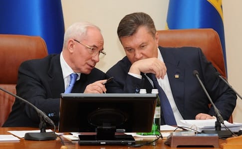 Пенсии Азарова и Януковича арестованы