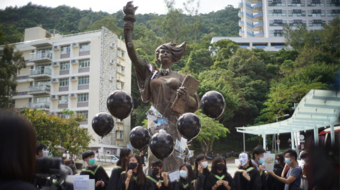 Університети Гонконгу прибрали пам'ятники протестам на Тяньаньмень