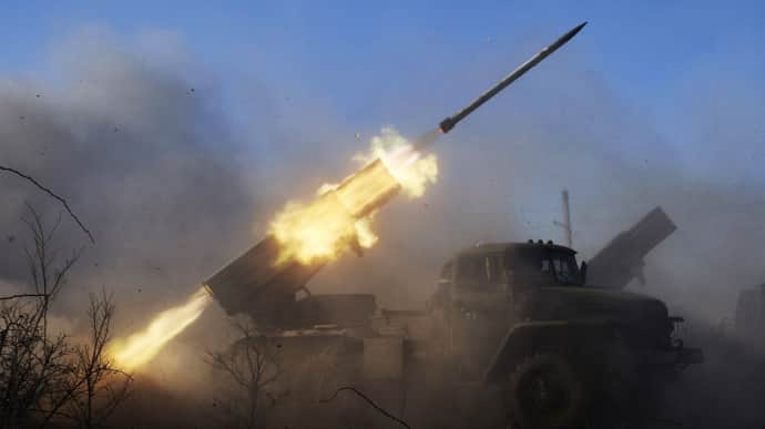 Russian forces attack Kherson from Dnipro's east bank