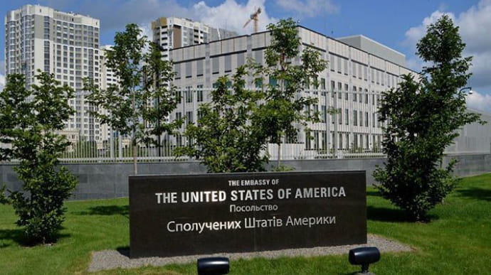 США не розглядає питання про евакуацію своїх людей з України – посольство