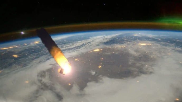 Военный спутник РФ сошел с орбиты и сгорел – РосСМИ