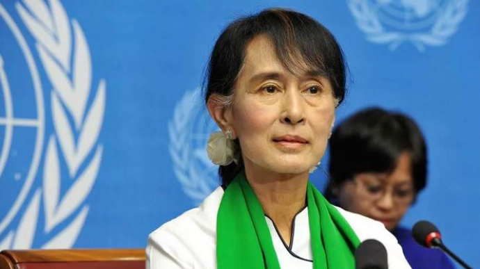 Лідер хунти М'янми про затриману Аун Сан Су Чжі: Здорова і скоро з’явиться
