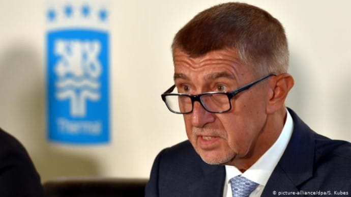Прем'єр Чехії попросив країни ЄС вислати хоча б по одному дипломату РФ