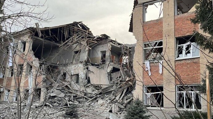 Оккупанты ударили из С-300 по Купянску: разрушили колледж