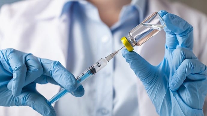 Канада вакцинувала однією дозою понад 80% громадян старше 12 років