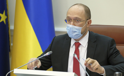 Шмыгаль просит закрыть границы: Те, кто возвращается, источник попадания коронавируса в Украину