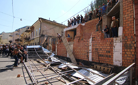 В Одессе на стройке возле дома-стены произошли столкновения