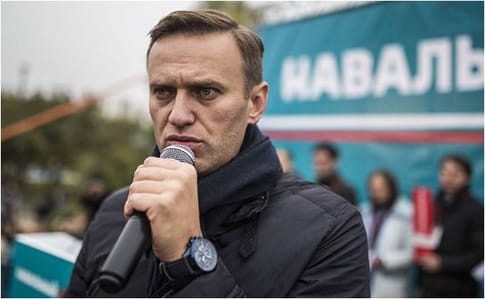 Российский оппозиционер Навальный записал президентское новогоднее обращение