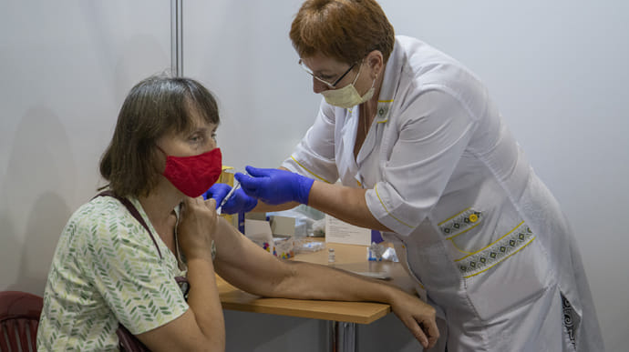 COVID-вакцинація: в Україні вже зробили понад 6 мільйонів щеплень 