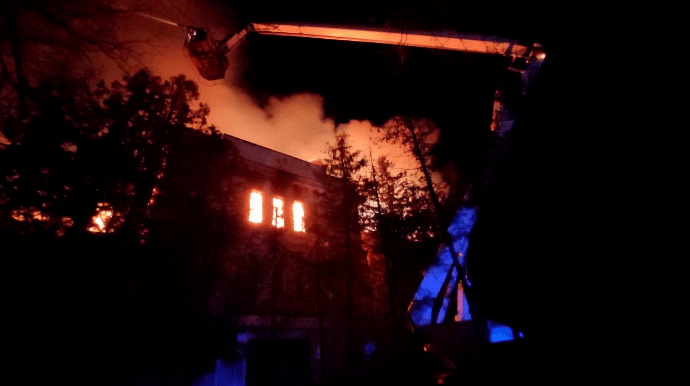 В гимназии в Киеве вспыхнул пожар
