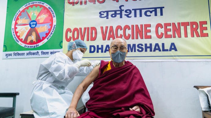 Далай-лама и его окружение сделали прививки Covishield от AstraZeneca