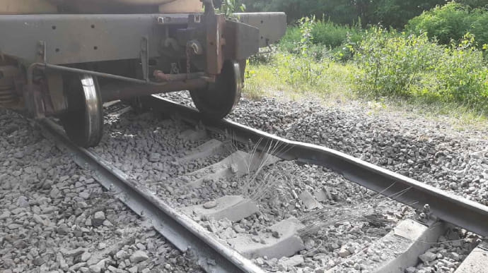 Потяг з бензином намагалися підірвати на Житомирщині – СБУ