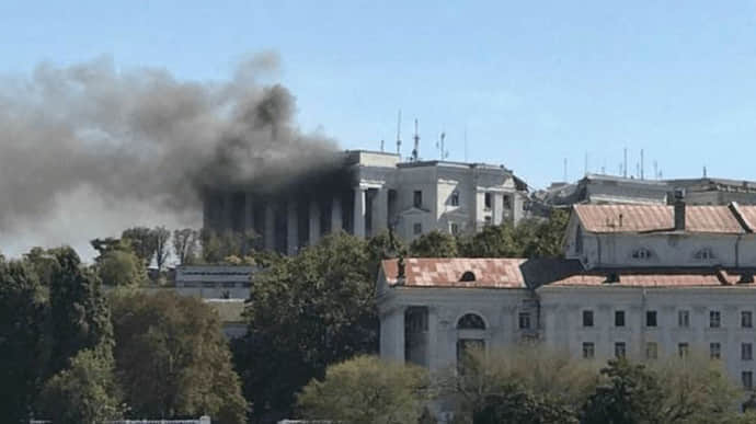 Russian occupying administration reports explosions in Sevastopol: remains of Black Sea Fleet headquarters being razed