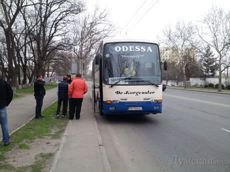 Автобус, який не пустили з Одеси до Києва. Фото Думської