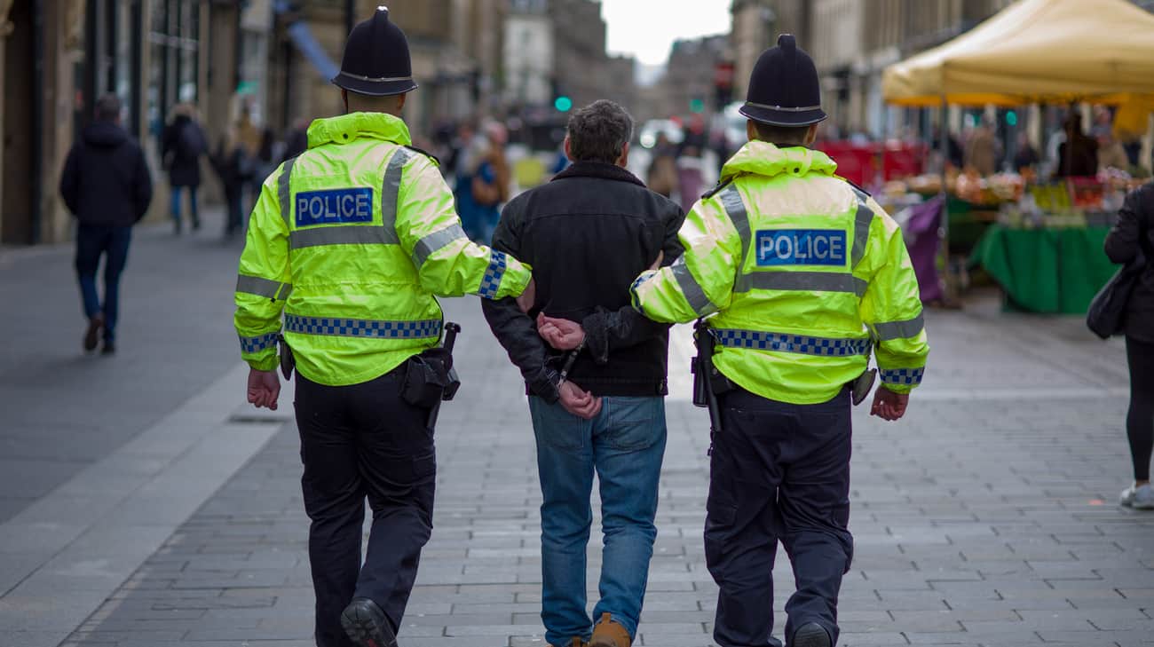 London detained the fourth suspect in the arson -related case with British Prime Minister