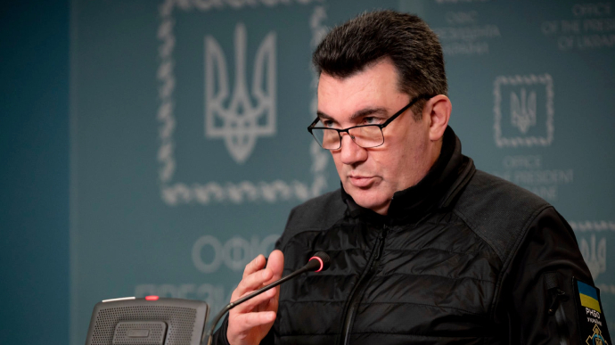 Данилов ответил Медведеву: Возвращение Крыма будет проведено без попыток, сразу