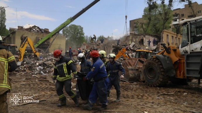 Russian attack on Kyiv: death toll rises to 12 – photo