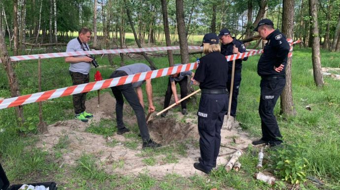 На Киевщине нашли тело еще одного убитого оккупантами жителя