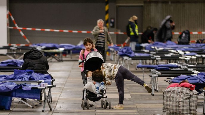 Німеччина з 1 вересня змінює умови перебування біженців з України