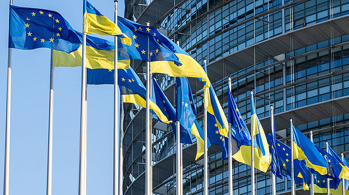 ЄС підготував проєкт рішення про безпекові гарантії Україні: Bloomberg дізнався, що в документі  
