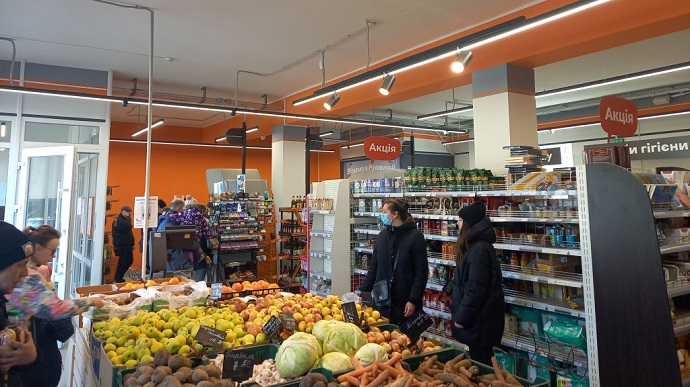 Ukraine introduces price controls for essential supplies