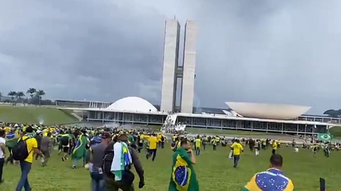 Бразилия: сторонники Болсонару штурмовали Конгресс и президентский дворец