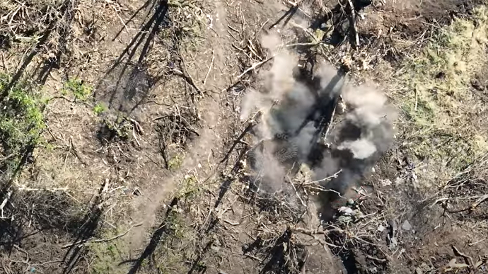 A couple of grenades on their heads: border guards' video shows drone finishing off Russian troops in Bakhmut area