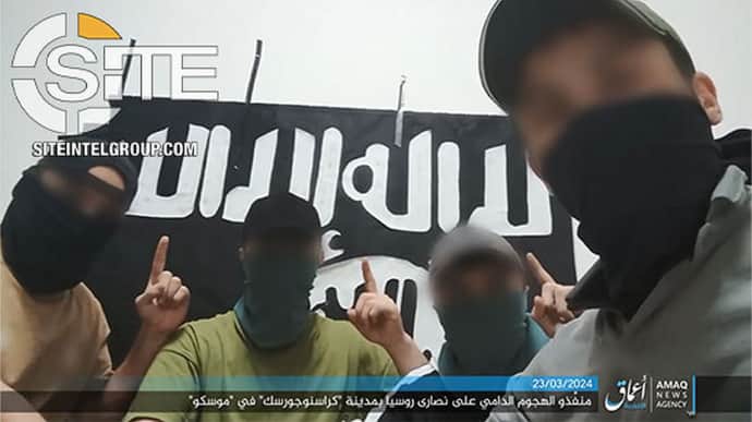 Исламское государство опубликовало фото своих террористов, совпадающее с фото ФСБ