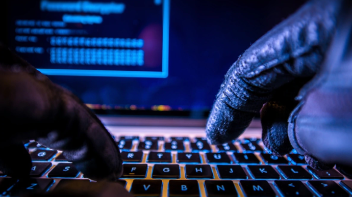 На Київщині накрили банду хакерів, які зламували акаунти посадовців
