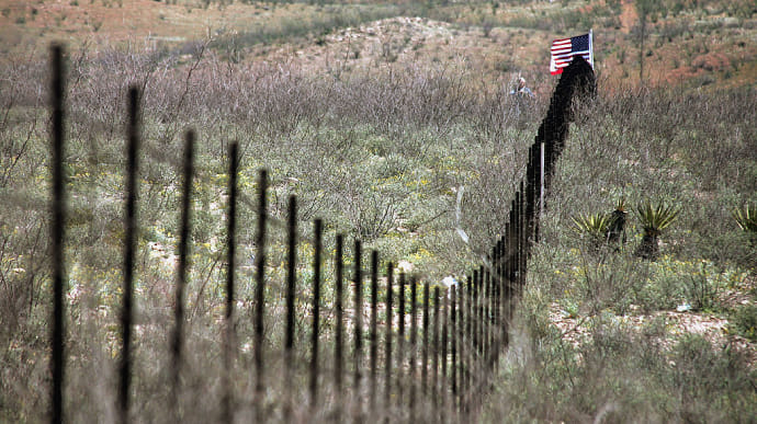 На границе США и Мексики остановили 18 россиян