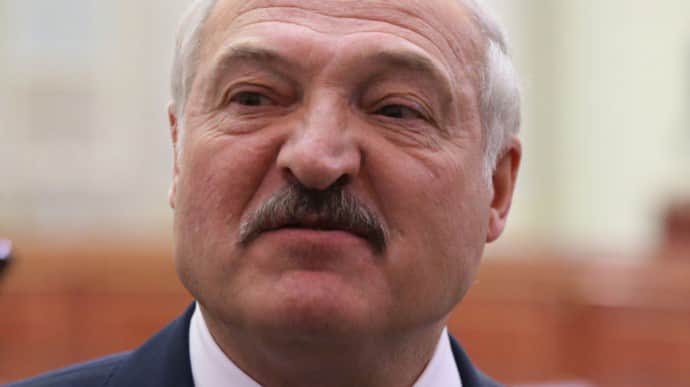 Імунітет, довічне забезпечення та охорона: Лукашенко підписав гарантії для себе і сім'ї