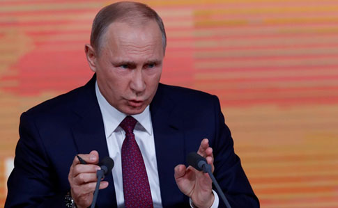 В Кремле начали измерять температуру всем, кто встречается с Путиным