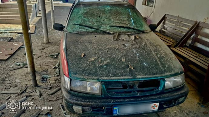 Росіяни вдарили FPV-дронами по пожежній частині в Білозерці: постраждали рятувальники