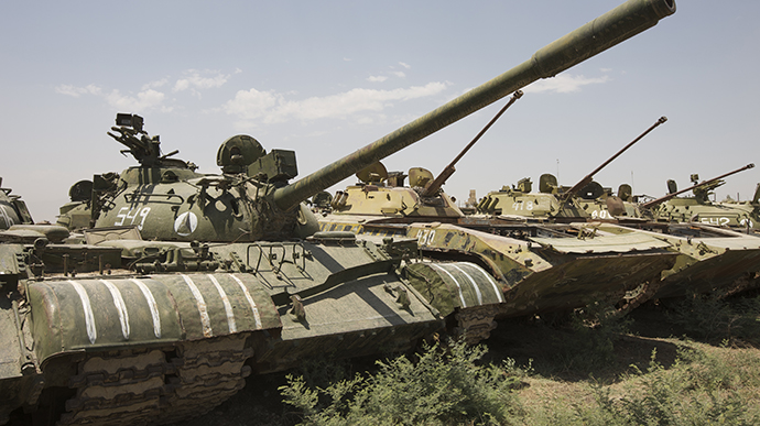 Россия снимает с хранения и отправляет на фронт танки 1950-х годов - CIT