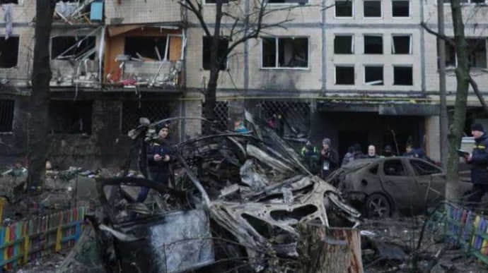 Story of doctor from Kyiv whose house was hit by Russian missile pieces
