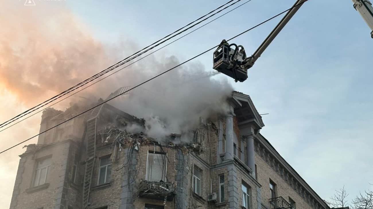 Two people killed in morning Russian attack on Kyiv – photos