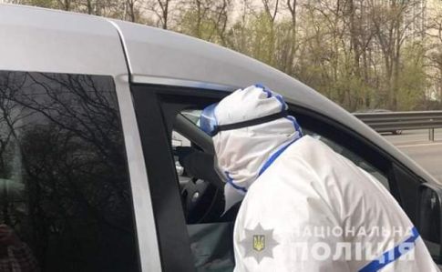 На въездах в Киев образовались пробки из-за проверки температуры
