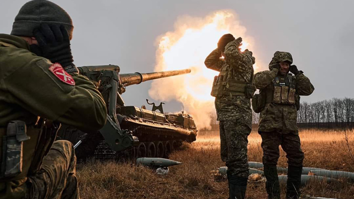 Ukrainian Defenders kill over 500 invaders and destroy 12 Russian artillery systems in 24 hours