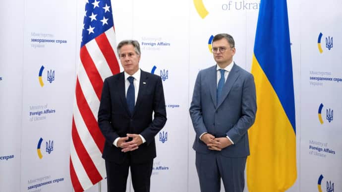 Ukraine's foreign minister talks to Blinken about unblocking US aid