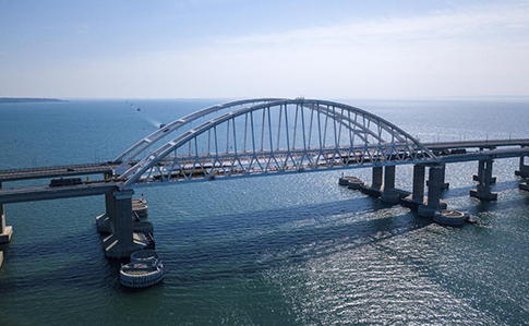 Окупанти в Криму побачили небезпеку від Кримського мосту
