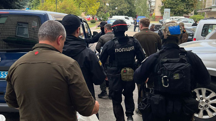 Київщина: затримали начальника військової РДА – брав хабарі за внесення даних до системи Шлях